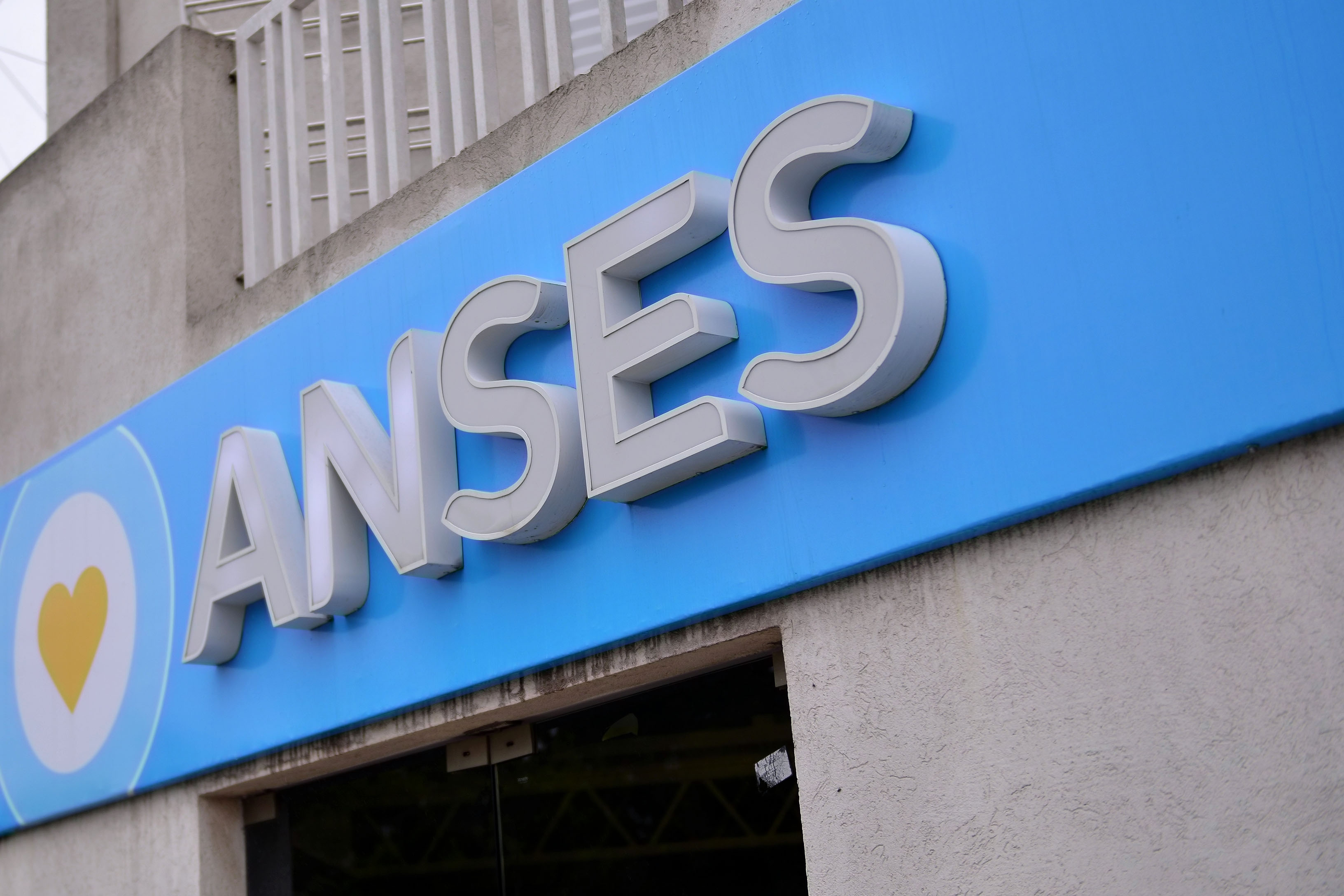 Jubilaciones, pensiones y asignaciones subirán un 2,1% en septiembre