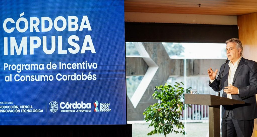 Llaryora anunció 6 cuotas sin interés y créditos por $20.000 millones para fortalecer el comercio