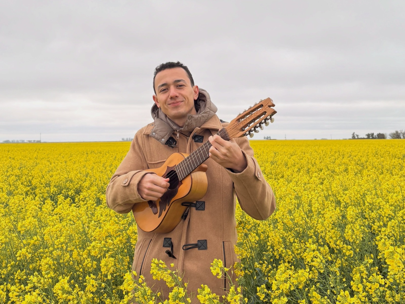 Santi Fiuri lanzó una nueva canción y la estrenará esta noche en Córdoba