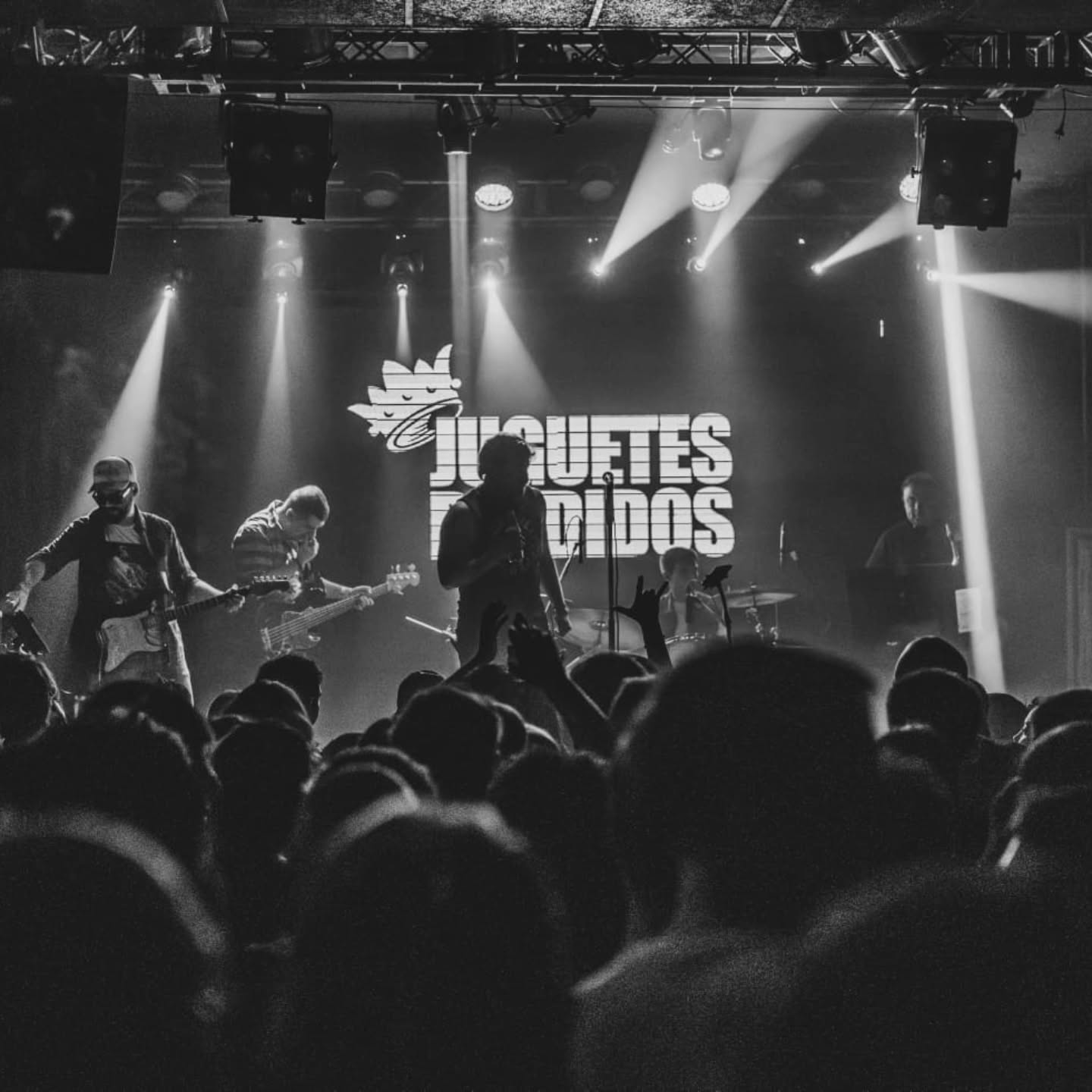 Juguetes Perdidos, banda tributo a Los Redondos, vuelve a Villa María y a Villa Nueva