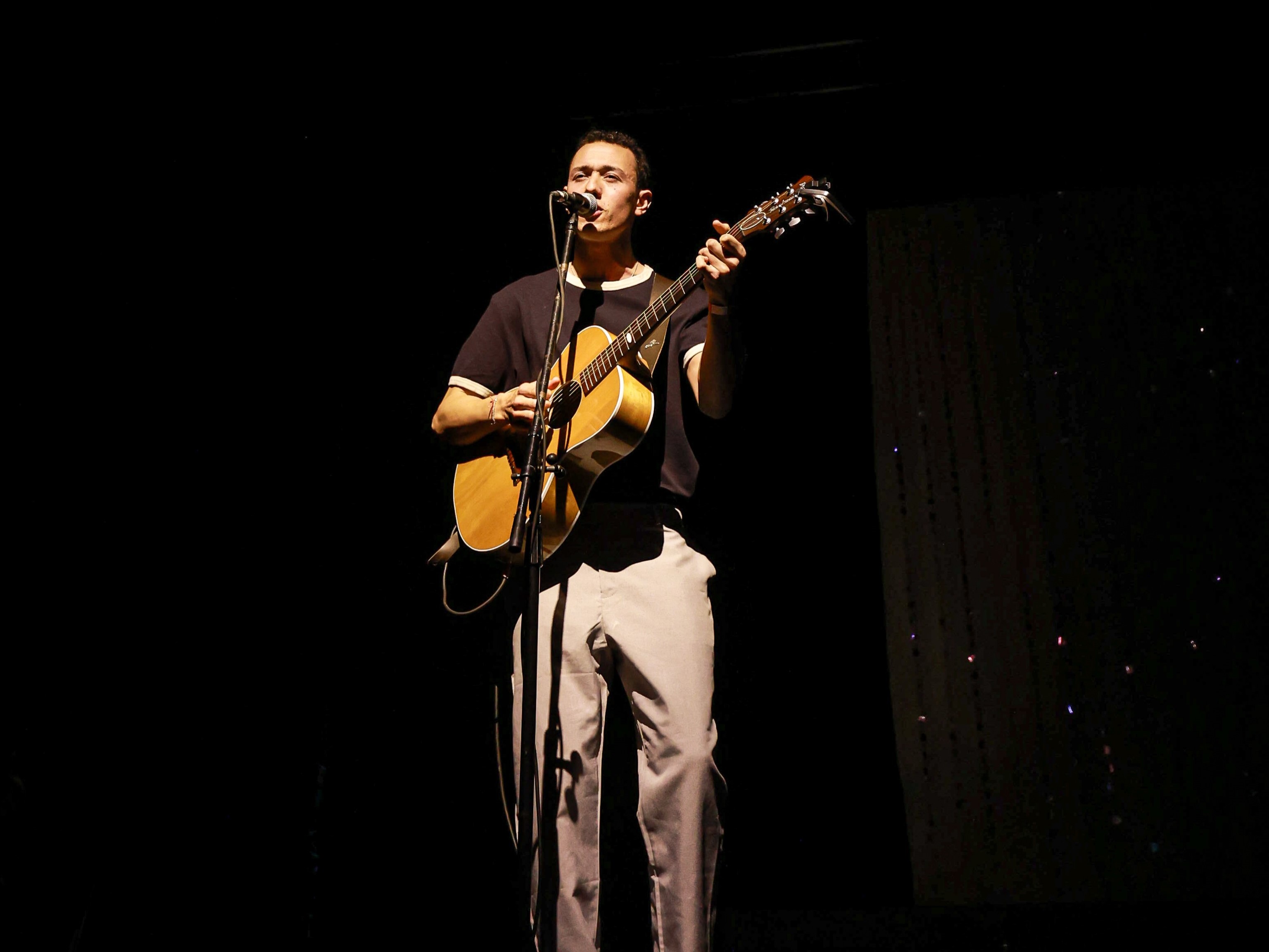 Santi Fiuri tendrá su gira por Chile y México