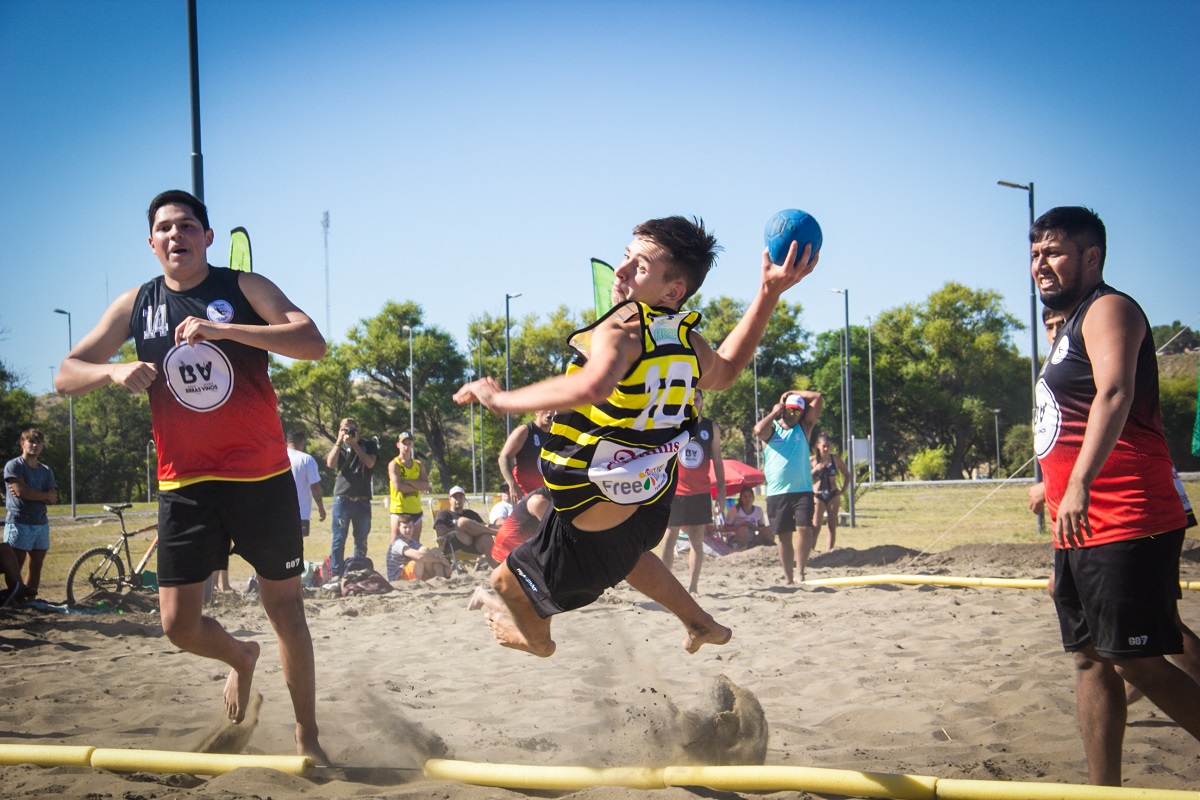 Fin de semana de beach handball en el parque